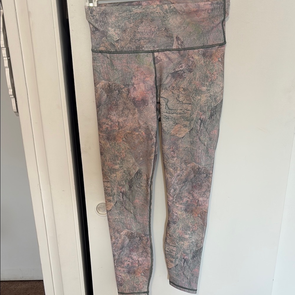 powerhold by fabletics Leggings